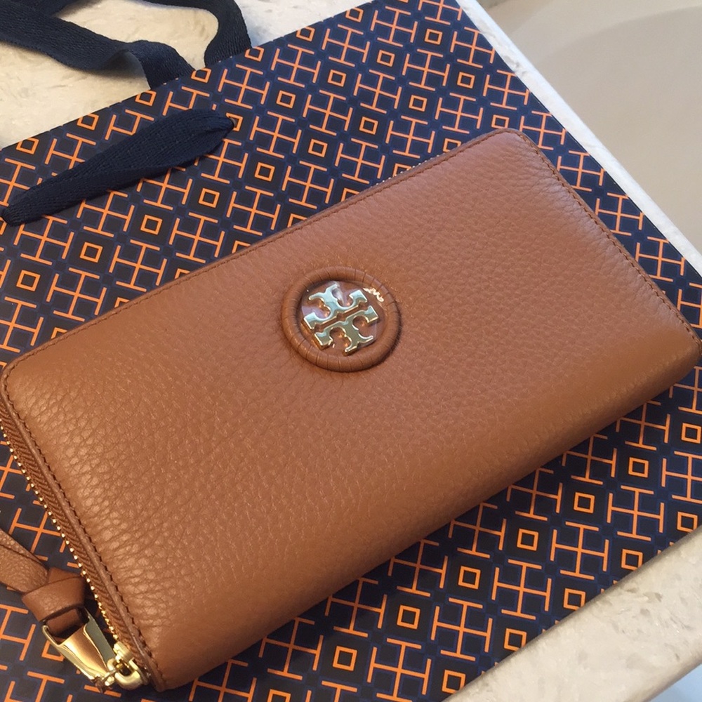 🆕Tory Burch Whipstitch Logo wallet in color BARK - Picture 8 of 8